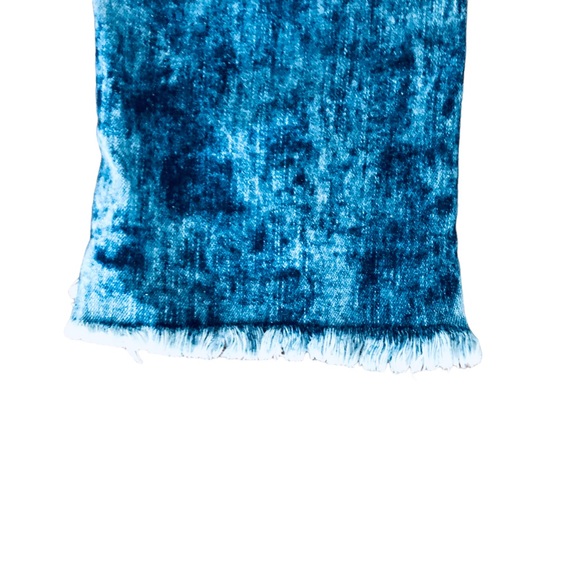 $10 SALE! V.I.P. JEANS Stonewashed Acid Washed Trashed Shark Bite Blue Jeans - Picture 14 of 15